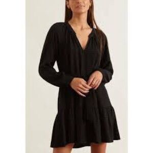 XiRENA Jolene Long Sleeve Black Crinkle Woven belted Dress size SMALL